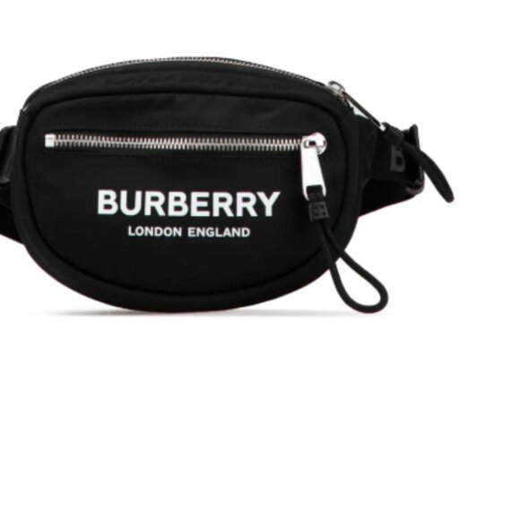 Burberry Handbags - 🤎 ♥️ 🖤 Burberry Black Bum Bag / Belt Bag